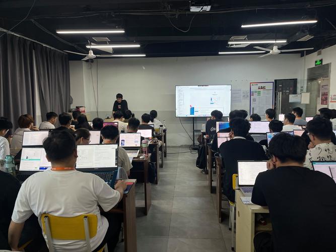 计算机相关专业有哪些, EE、CE、SE、CS、CIS、MIS、IT有何异同?